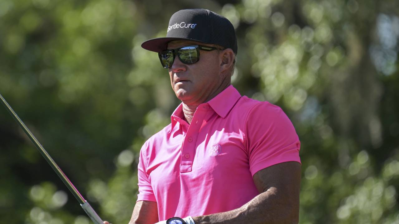Brian Gay dan Scott Hend Berbagi Puncak Klasemen Senior PGA Championship