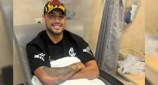 Carlos Ulberg Jalani Operasi Lutut Kanan Usai Rebut Gelar di UFC 327