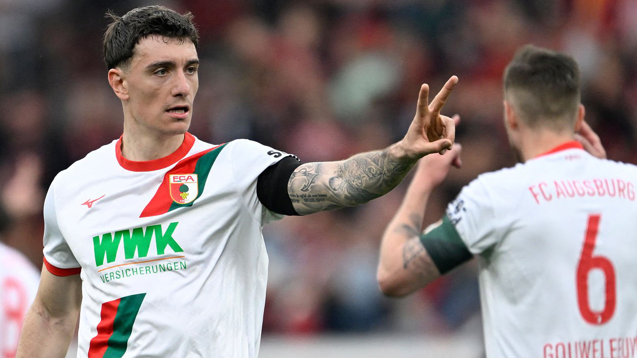 Cedric Zesiger: Augsburg Kalahkan Leverkusen Karena Semangat Juang dan Hoki