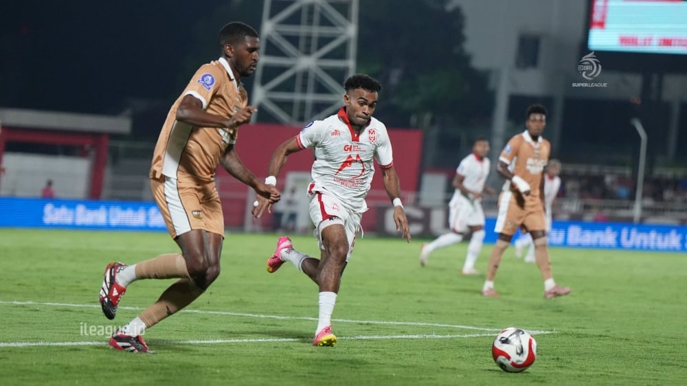 Damion Lowe Siap Bertarung Melawan Persib