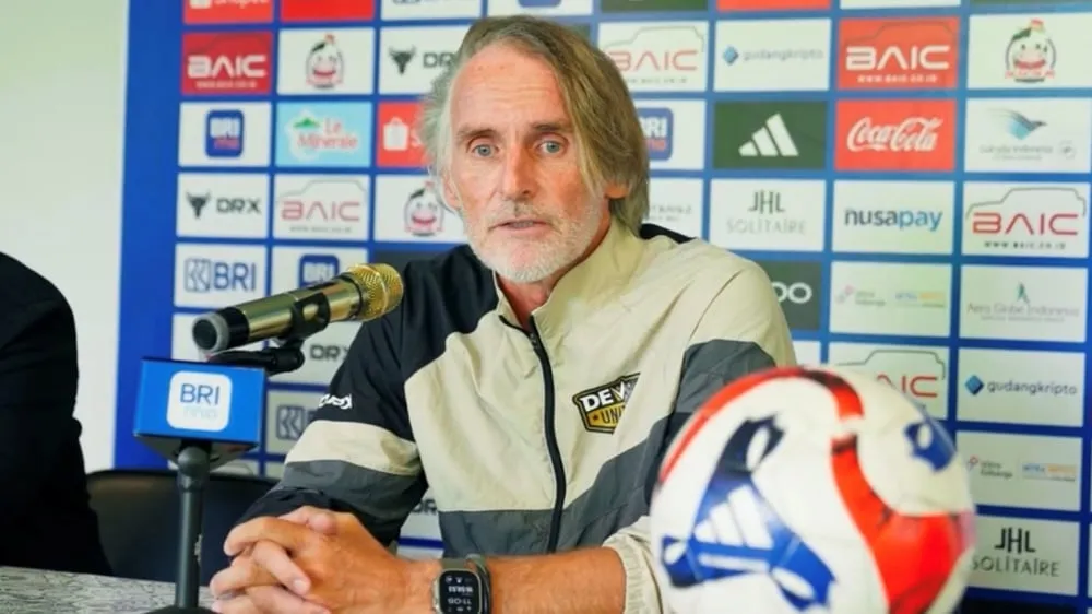 Dewa United Siap Hentikan Tren Positif Persib Bandung - sumber: (ileagueid)