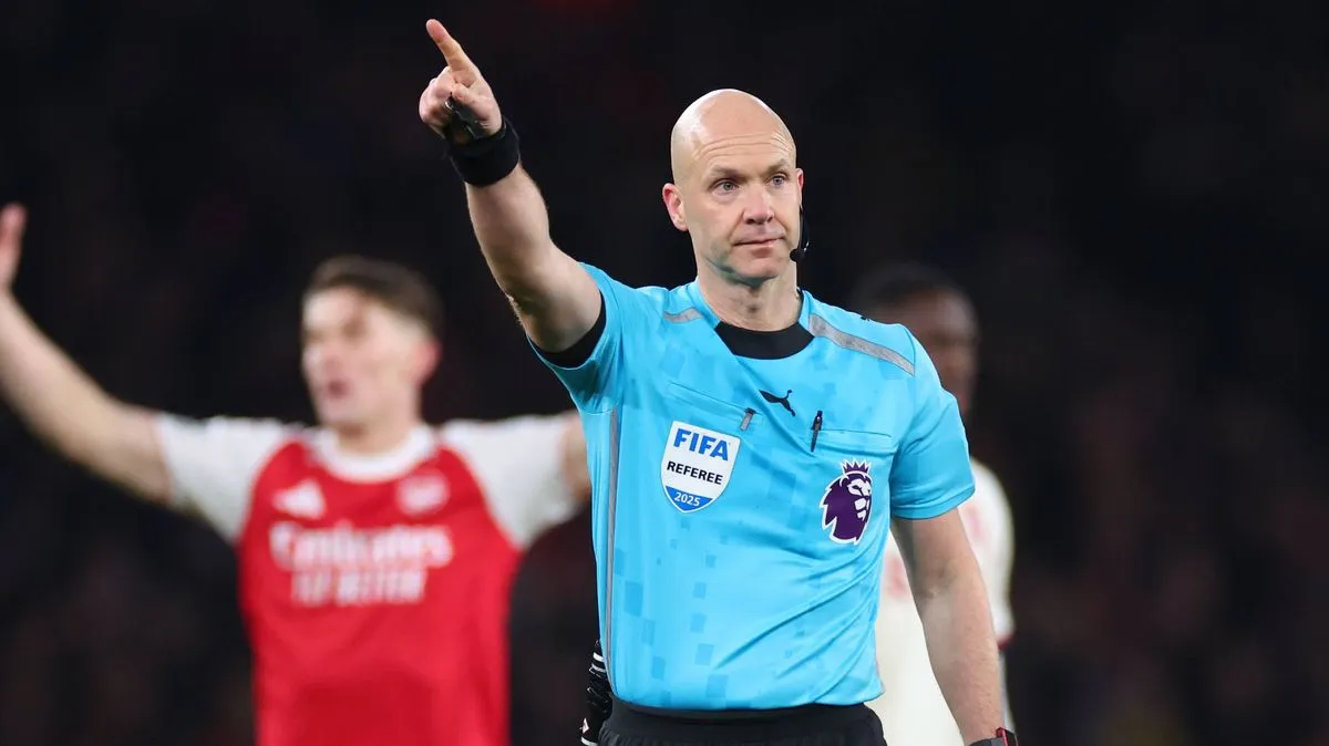 Dukungan Klub Anthony Taylor Saat Pimpin Man City vs Arsenal - sumber: (footballlondon)