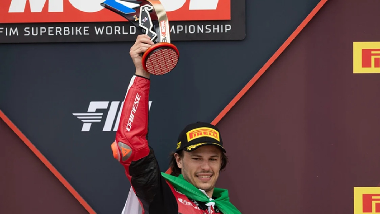 Hasil Race Superpole WSBK Belanda: Bulega Lanjutkan Dominasi