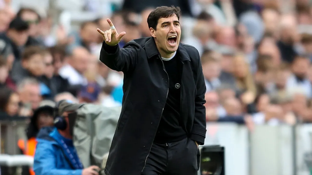 Kalahkan Newcastle, Andoni Iraola Puji Performa Solid Bournemouth