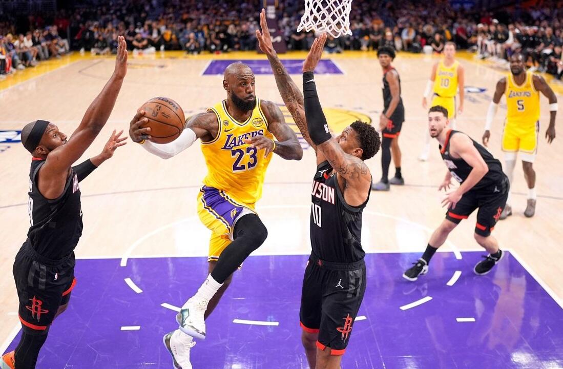 Lakers Kalahkan Rockets Tanpa Kehadiran Durant
