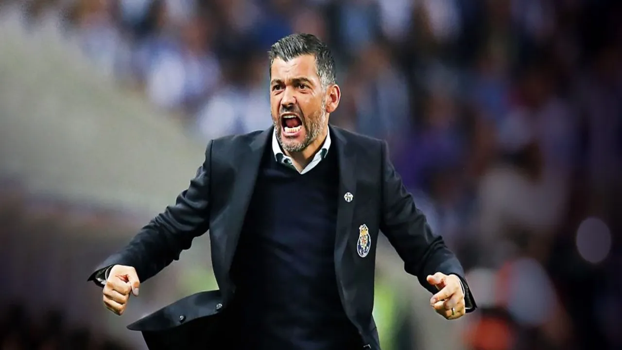 Pelatih incaran Lazio dan Napoli