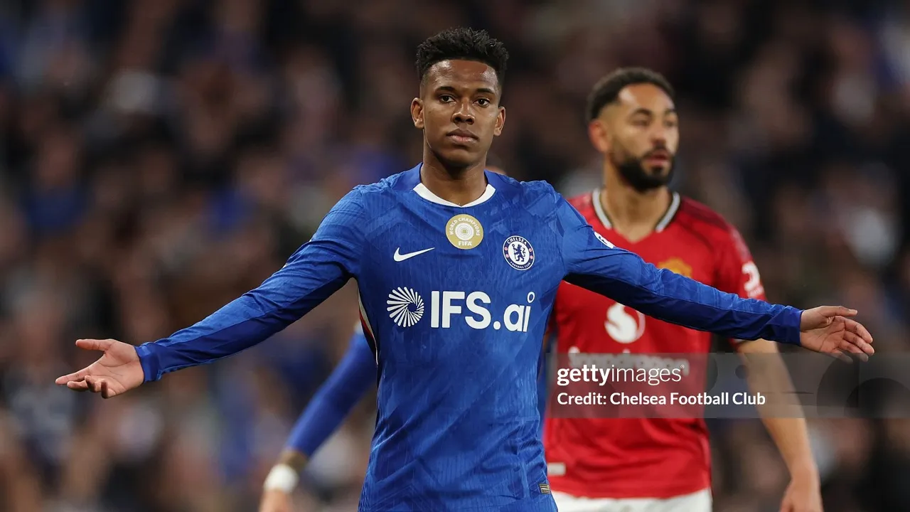 Liam Rosenior Ungkap Cedera Enzo Fernandez dan Estevao