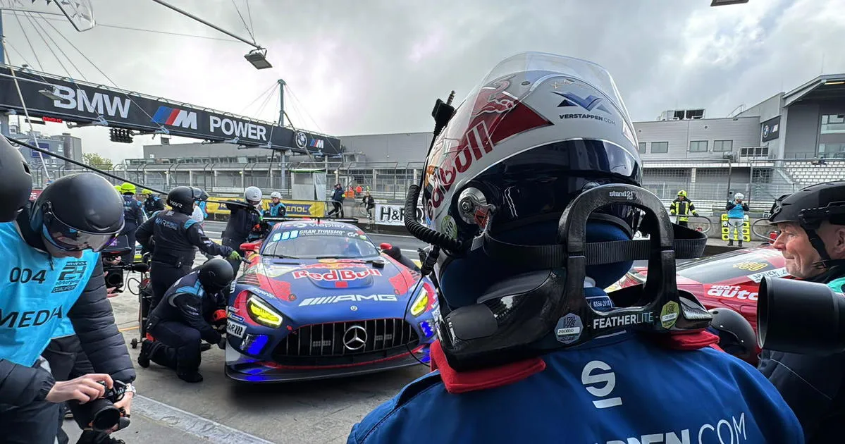 Max Verstappen Tanggapi Kegagalan Mercedes di Nurburgring - sumber: (racingnews365)