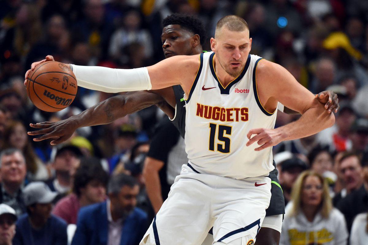 Nuggets Tundukkan Timberwolves dalam Duel Fisik Sengit