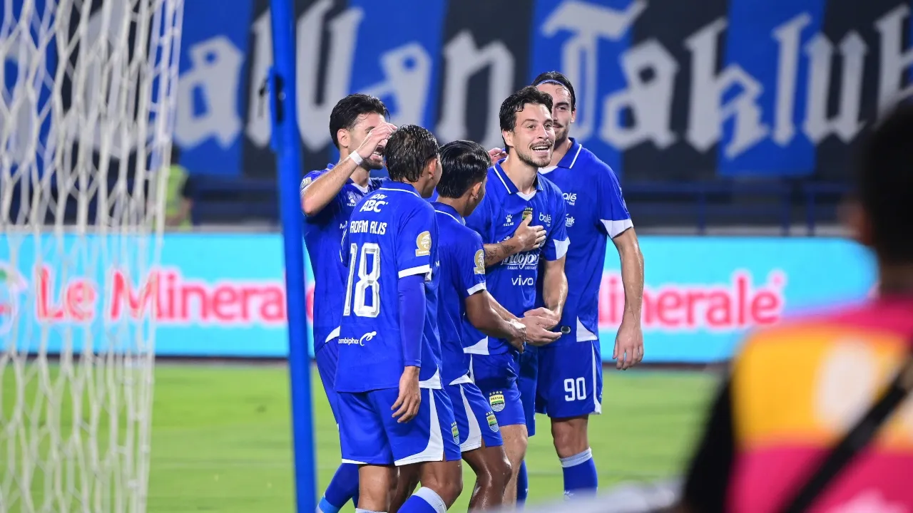 Umuh Muchtar suntikan motivasi untuk pemain Persib