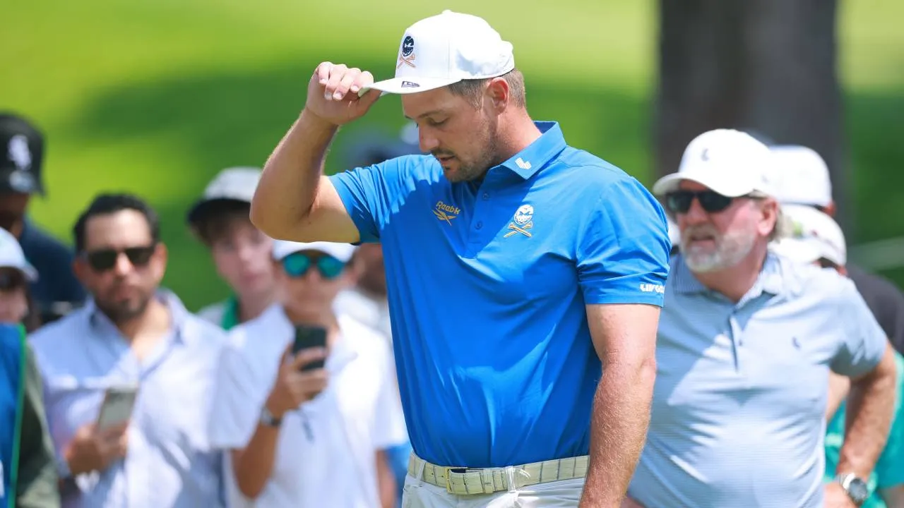 Bryson DeChambeau mengumumkan keputusannya melalui media sosial setelah merasakan ketidaknyamanan saat menjalani ronde sebelumnya. (Foto: Golf Digest)