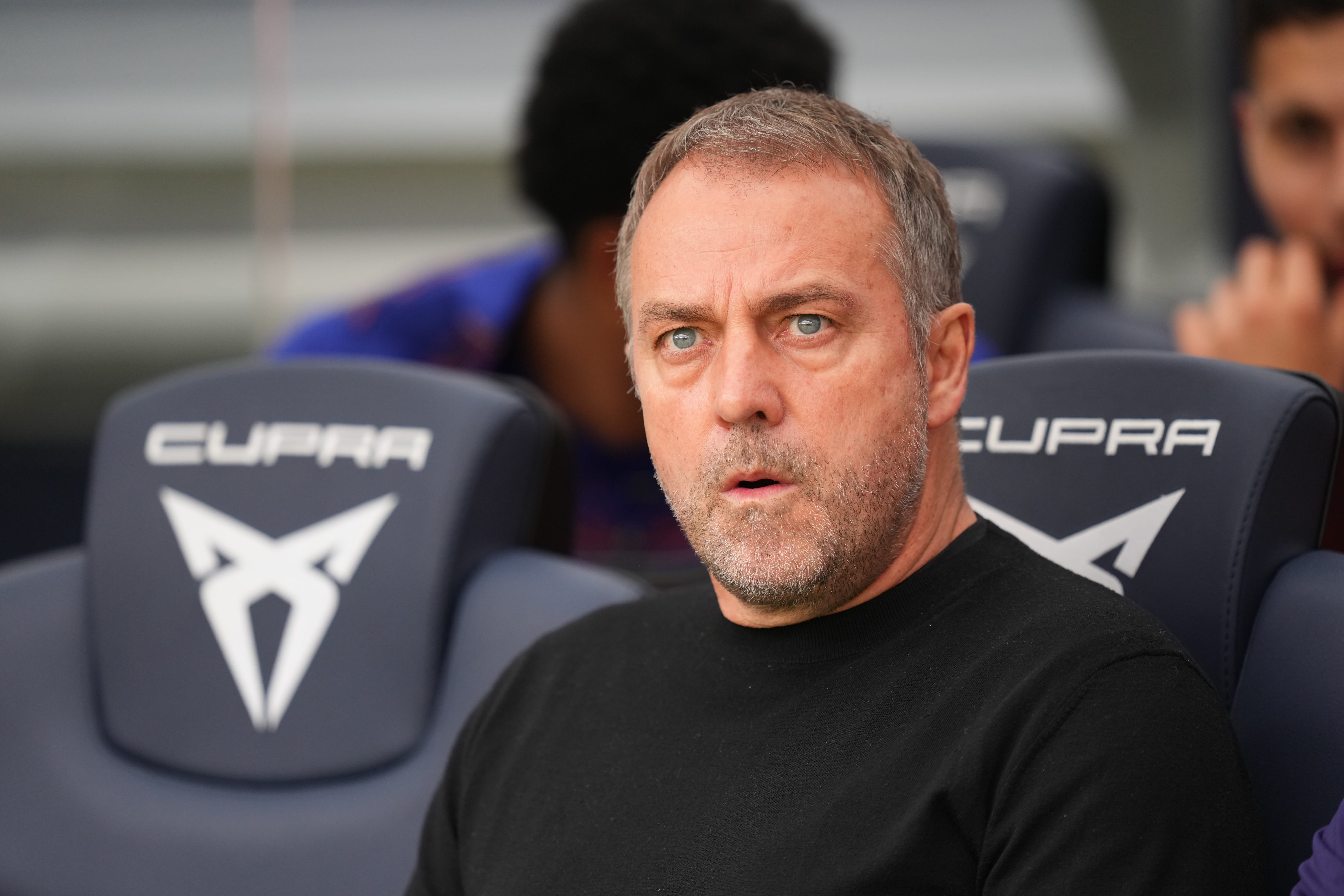 Hansi Flick Tunda Rencana Transfer Barcelona