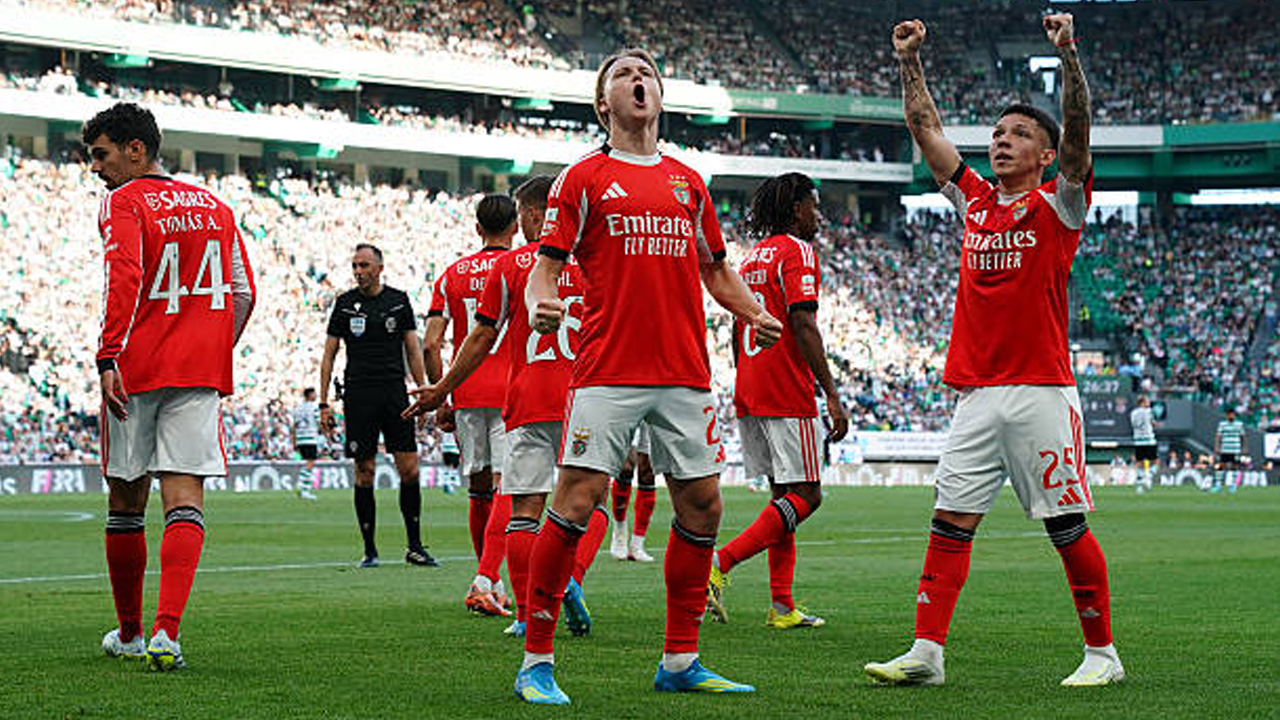 Hidupkan Harapan Juara, Benfica Taklukkan Sporting CP 2-1
