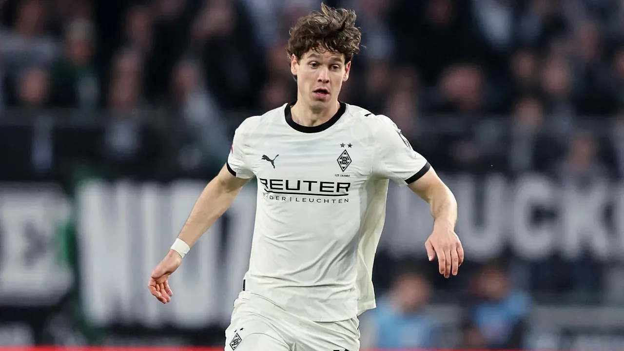 Philipp Sander Kecewa Gladbach Kehilangan Kemenangan di Detik Terakhir