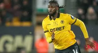Ribut di Ruang Ganti Wolves, Tolu Arokodare Kena Denda