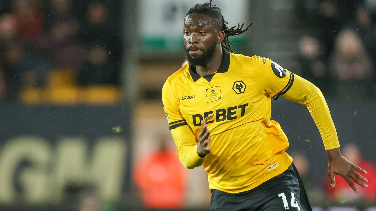 Ribut di Ruang Ganti Wolves, Tolu Arokodare Kena Denda