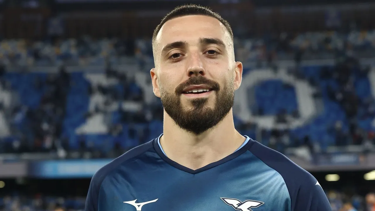 Agen Defender Lazio Bantah Kesepakatan Dengan AC Milan