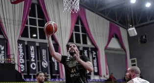 Agusti Julbe Bangga Dewa United Tetap Fokus meski Jadwal Padat