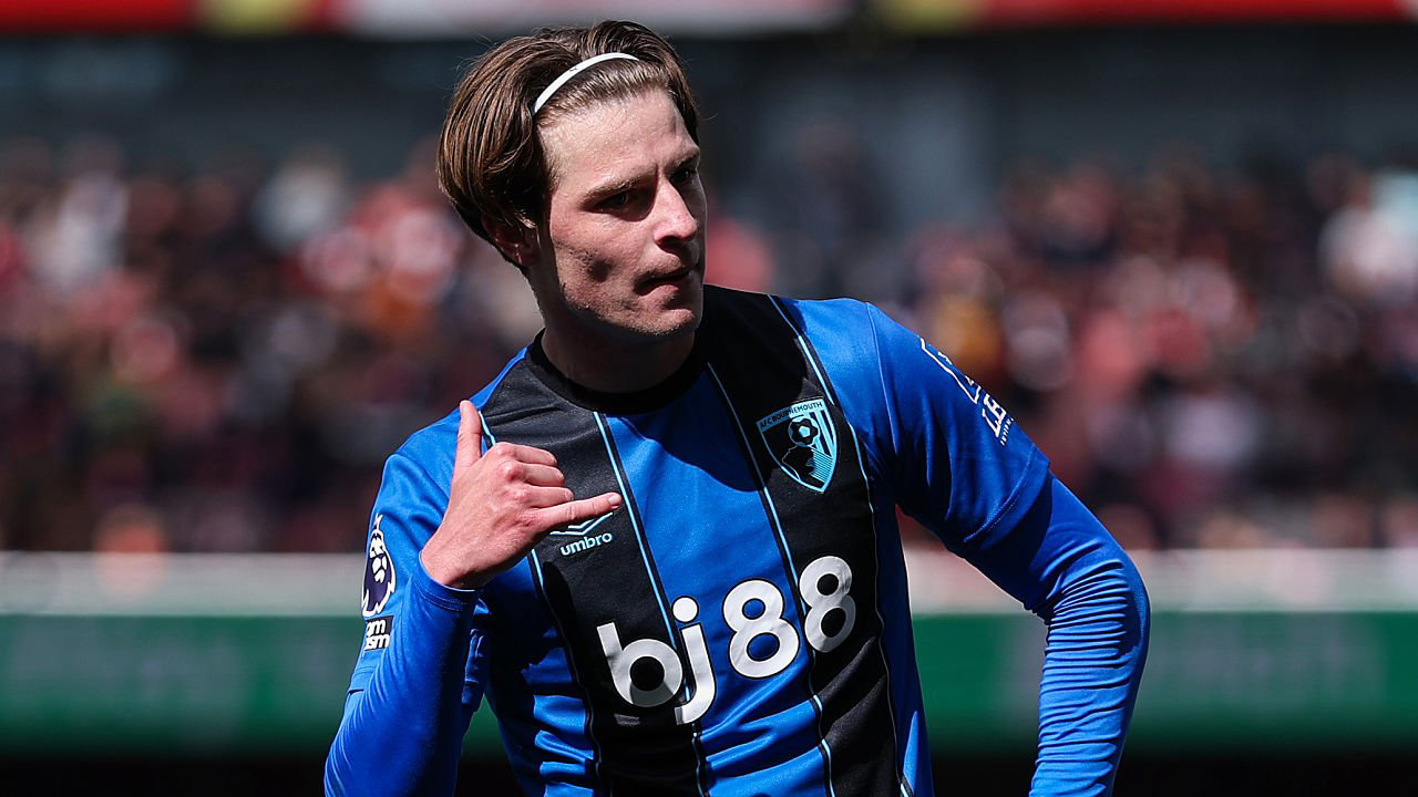 Alex Scott Dibanderol Mahal, MU dan Chelsea Siap Bertarung