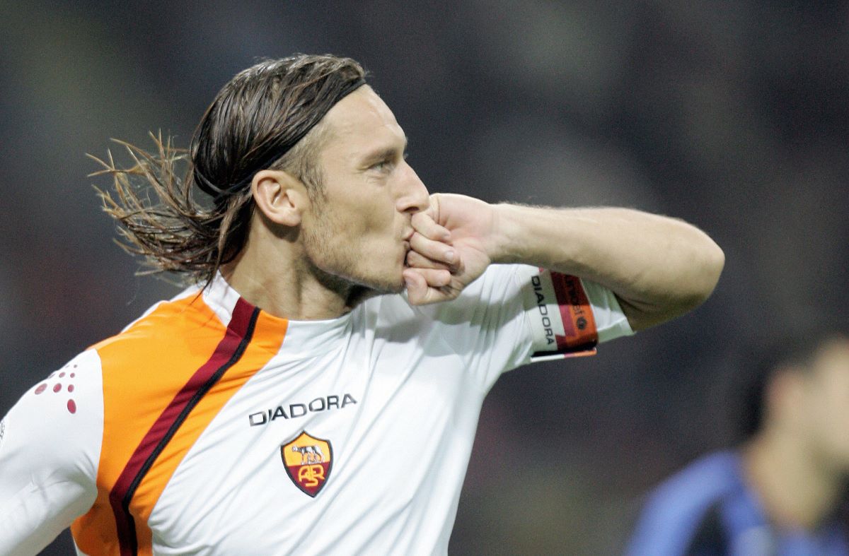 Analisis Braida: Kesalahan Milan pada Vieira, Totti Seharusnya Raih Ballon d’Or