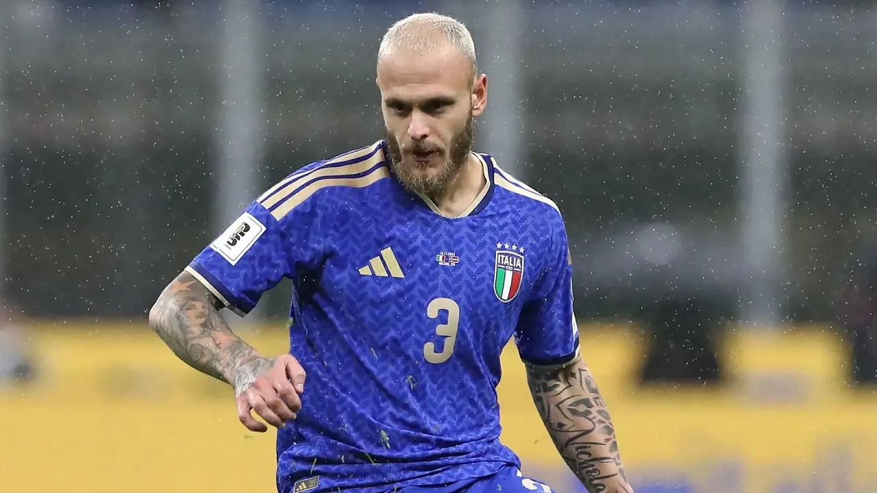 Bela Federico Dimarco, Daniele Adani: Beban di Timnas dan Klub Berbeda