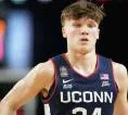 Braylon Mullins Pilih Bertahan di UConn Huskies, Tunda Langkah ke NBA