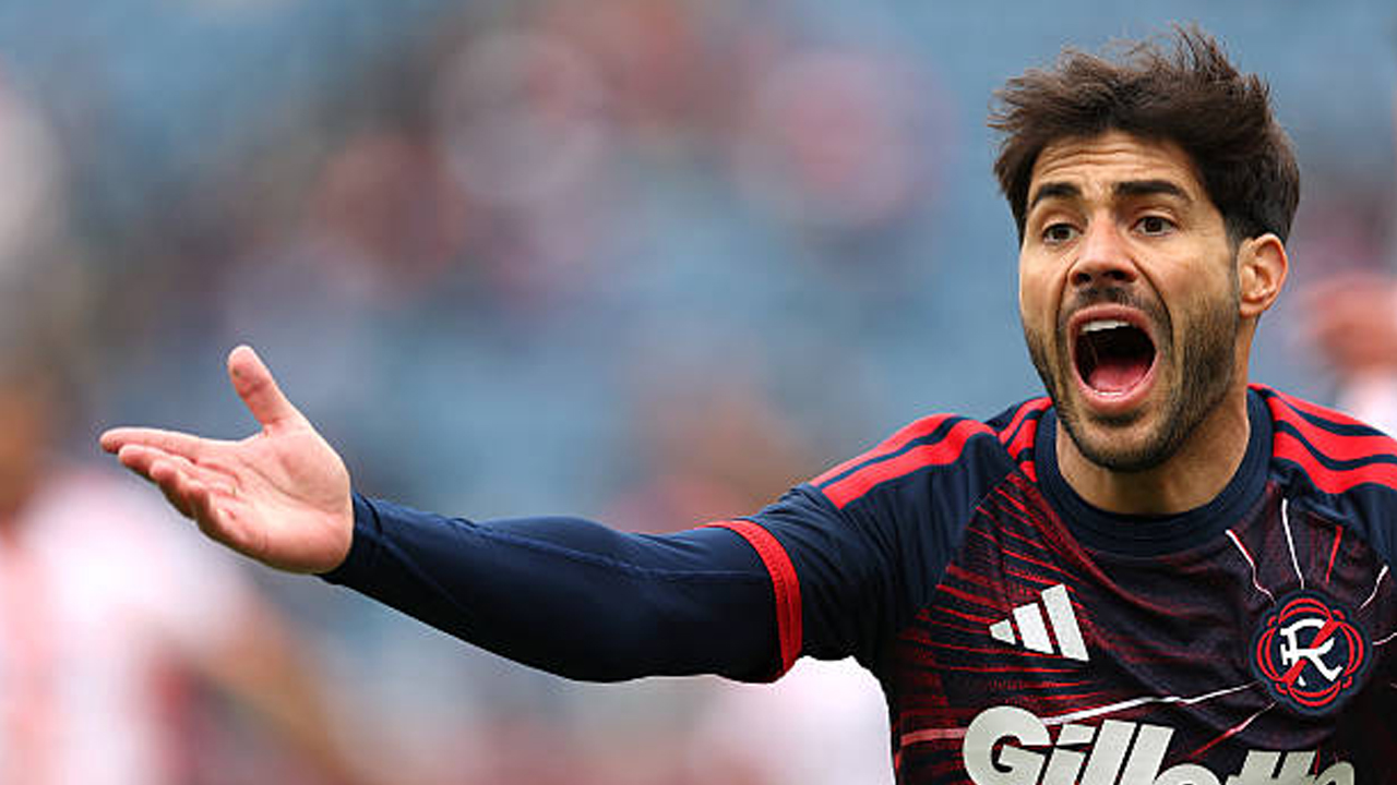 Carles Gil Yakin New England Revolution Sedang Menuju Tim Juara