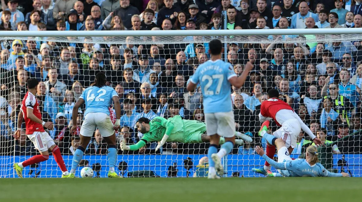 Kontroversi Gol Haaland: Eks PGMOL Kritik Keputusan VAR - sumber: (footballlondon)