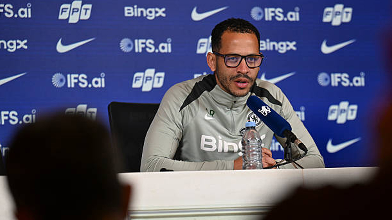 Liam Rosenior Tanggung Jawab Atas Performa Buruk Chelsea Jelang Lawan Brighton