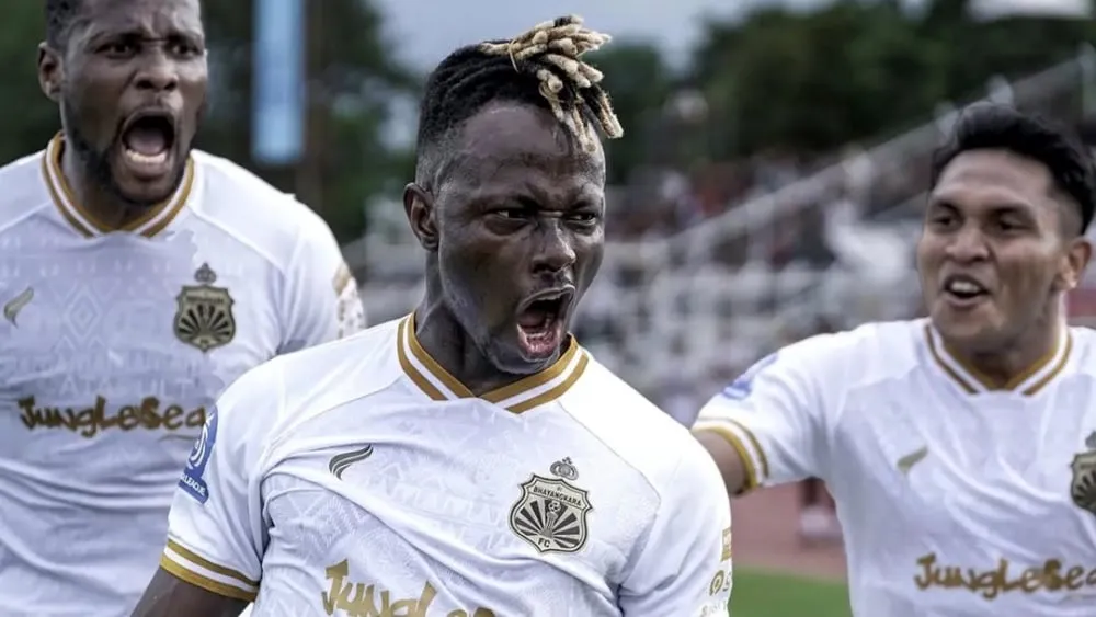 Moussa Sidibe Bangun Kenangan Indah di Bhayangkara FC - sumber: (ileagueid)