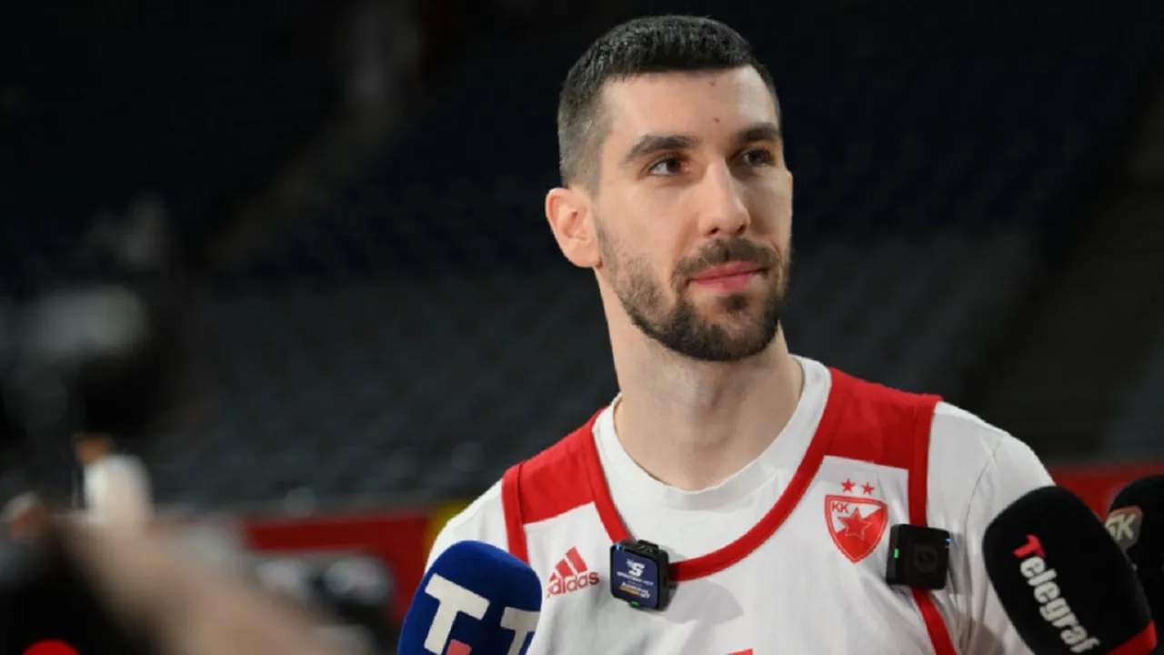 Ognjen Dobric siap bantu Crvena Zvezda tumbangkan FC Barcelona.