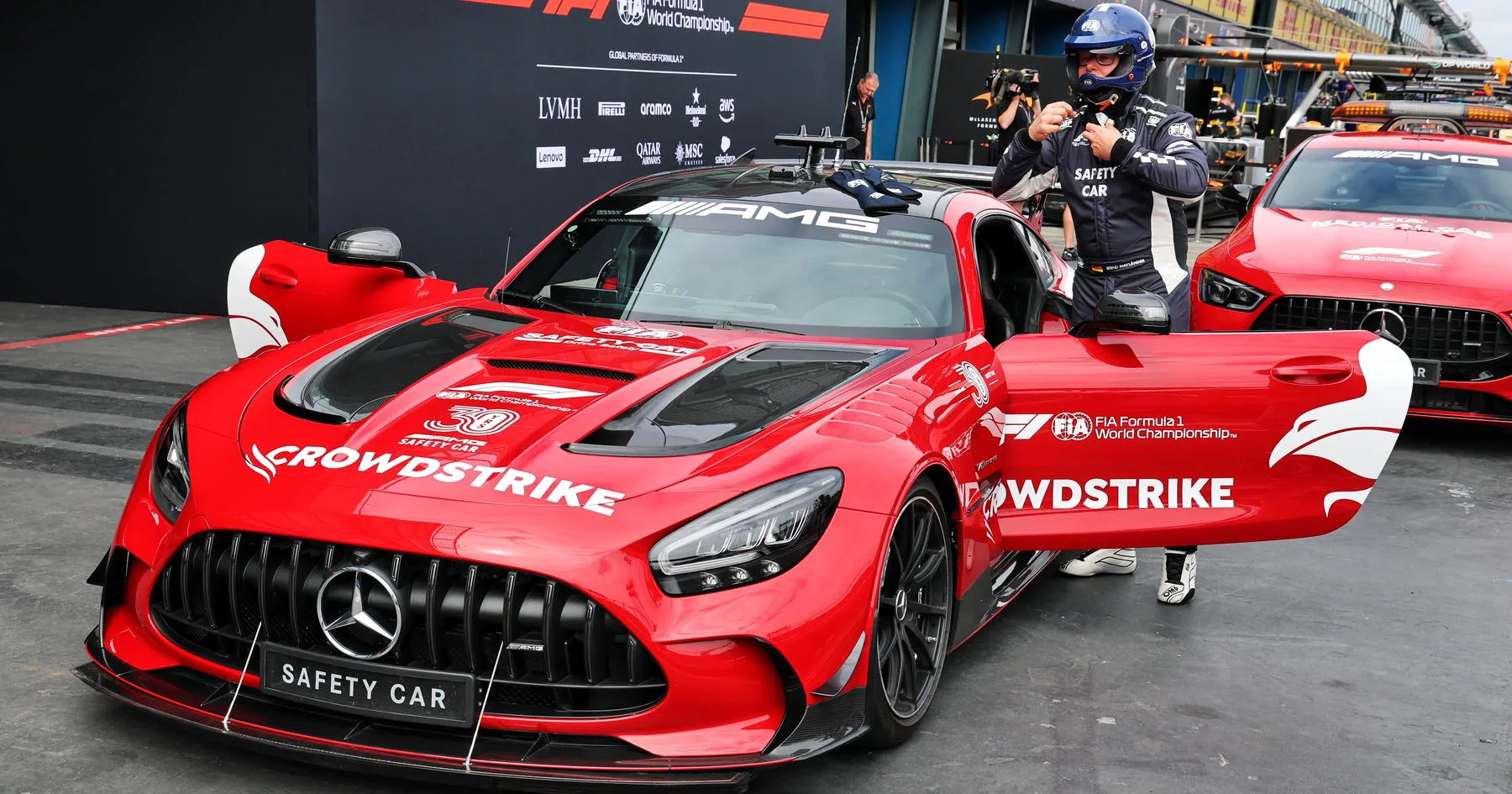 Pengemudi Safety Car FIA: Juara F1 Coba Mendesak Saya - sumber: (racingnews365)