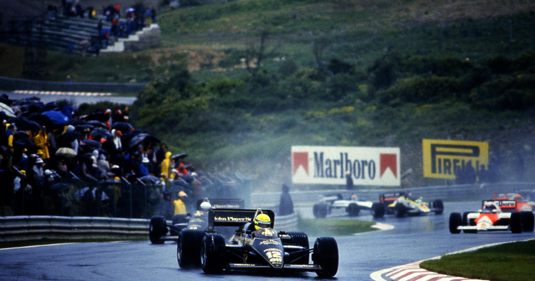 Senna Kuasai Hujan Deras, Raih Kemenangan F1 Bersejarah