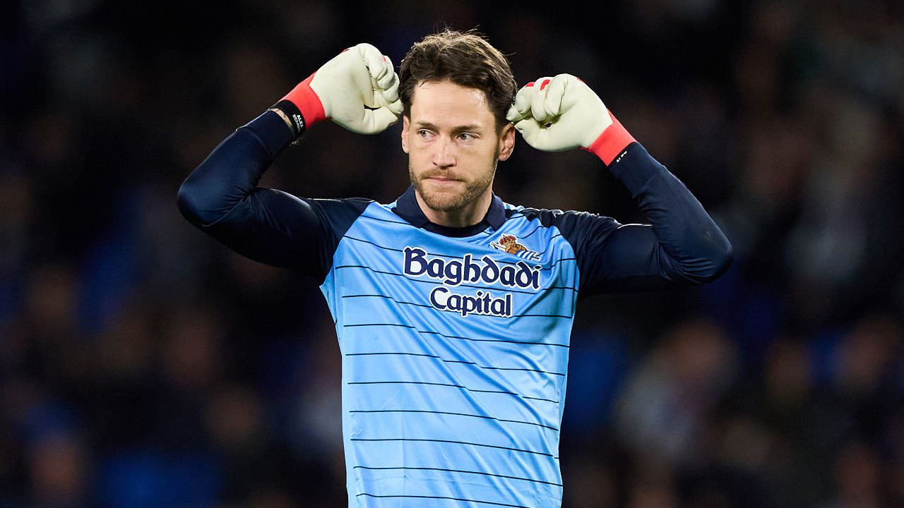 Barcelona Pertimbangkan Alex Remiro sebagai Opsi Kiper Cadangan