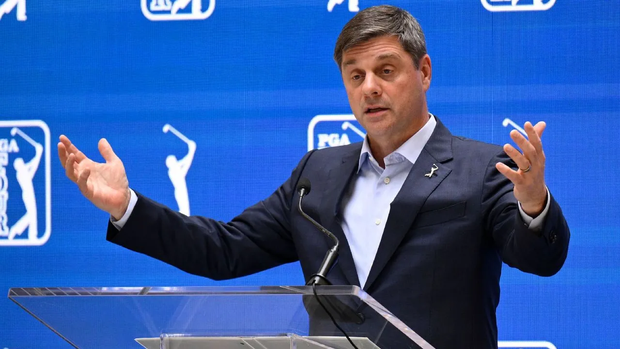 CEO PGA Tour Brian Rolapp Buka Peluang Kembalinya Pegolf LIV