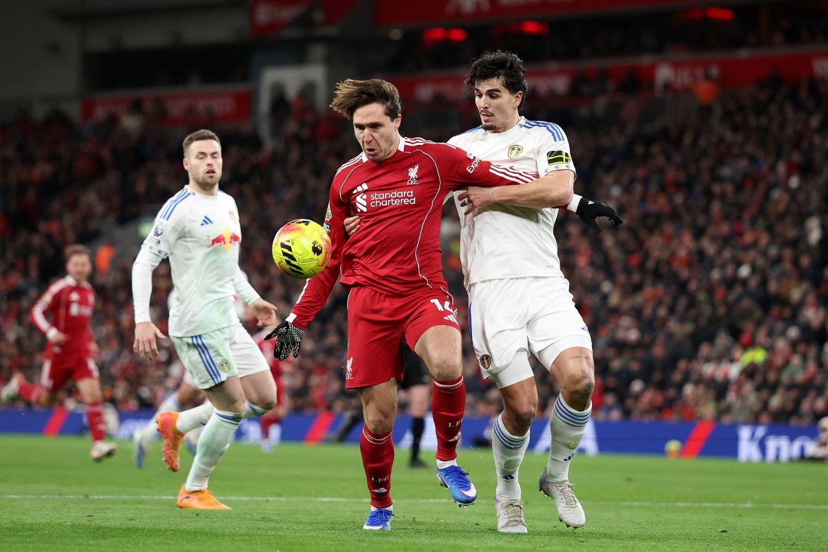 Chiesa Mendekat, Slot Tetap Bertahan di Liverpool