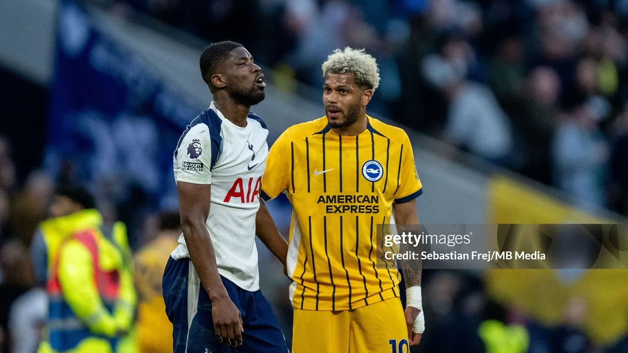 Daniel Farke puji Georginio Rutter usai gol ke gawang Tottenham