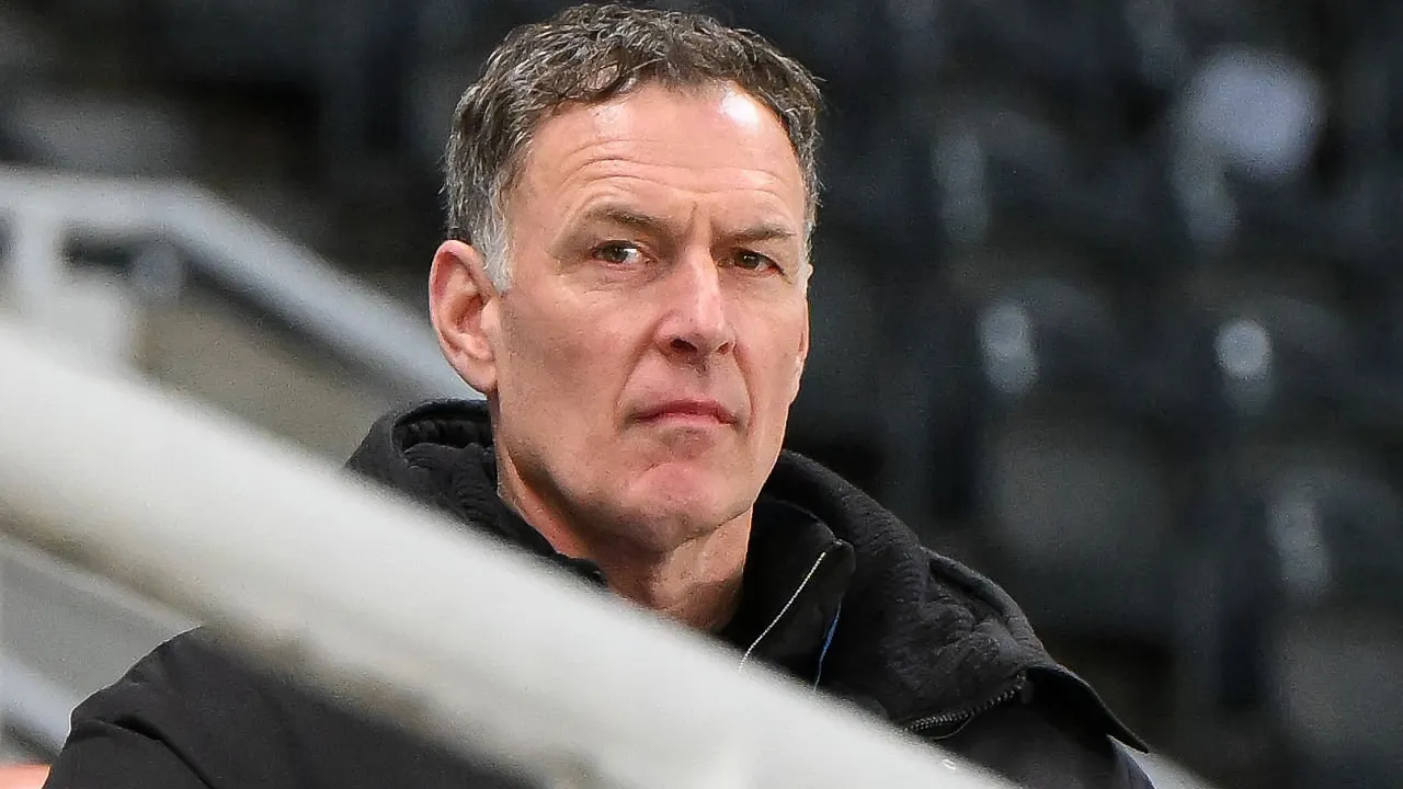 Dihajar Brighton, Chris Sutton Sebut Penampilan Chelsea Menyedihkan
