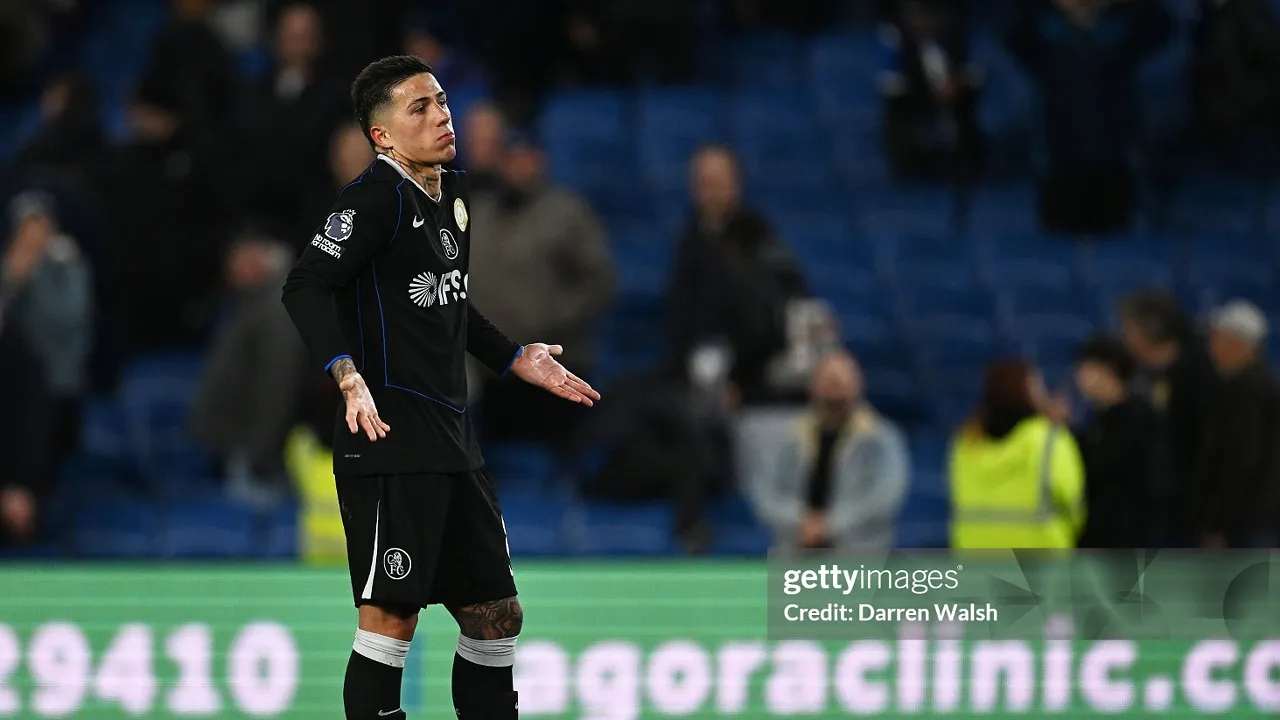 Enzo Fernandez dan Moises Caicedo disorot setelah Chelsea kalah