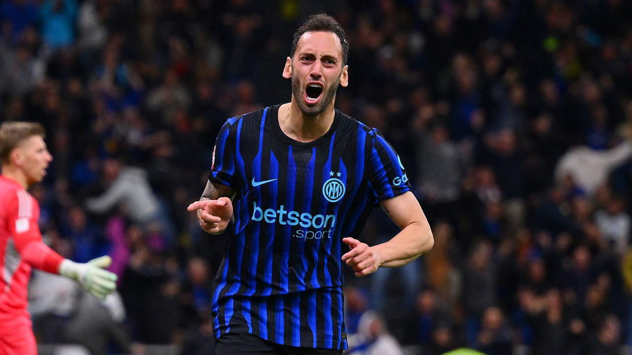 Hakan Calhanoglu Bahagia Antar Inter Lolos Dramatis ke Final Coppa Italia