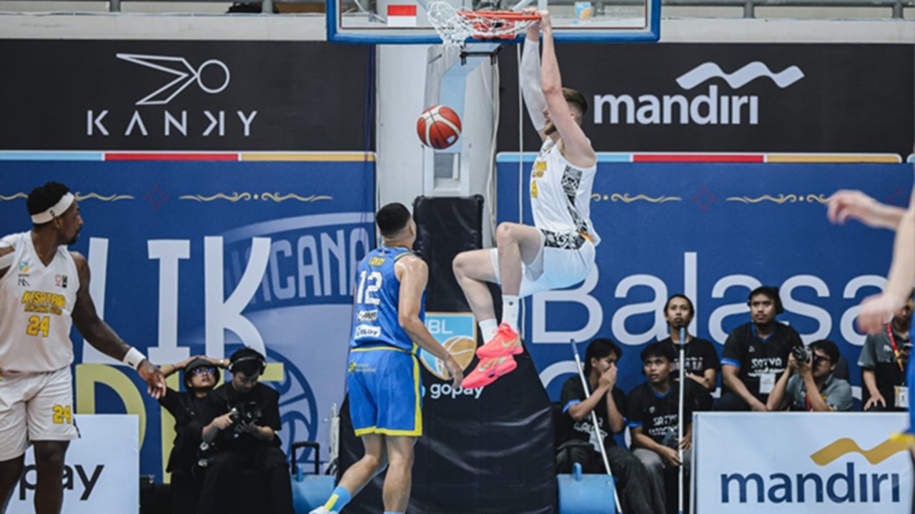 Kesatria Bengawan Solo Curi Kemenangan di Kandang Satya Wacana