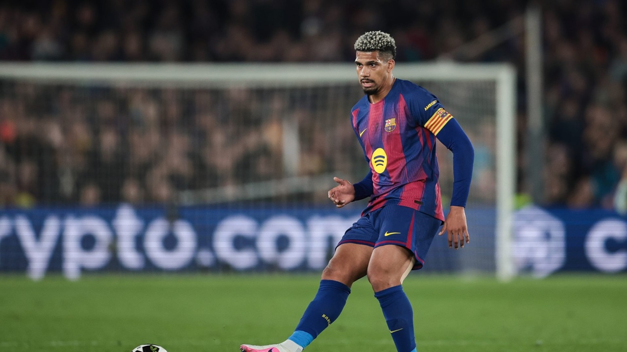 Ronald Araujo Berikan Pesan Dukungan untuk Patricio Pacifico