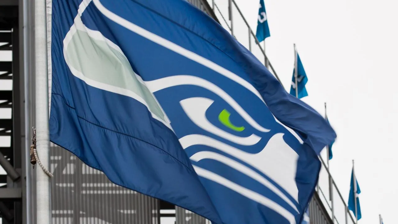Seattle Seahawks Timbang Tukar Pick Draft dengan Rival di Divisi NFC West