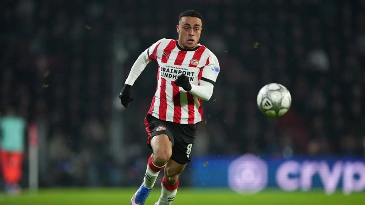 Sergino Dest Klaim Bisa Cocok dengan Gaya Bermain Hansi Flick