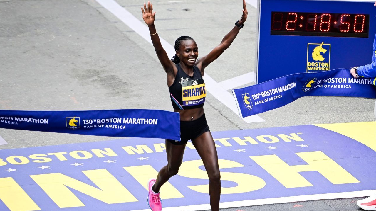 Sharon Lokedi Kembali Juara Boston Marathon, Catat Waktu Impresif