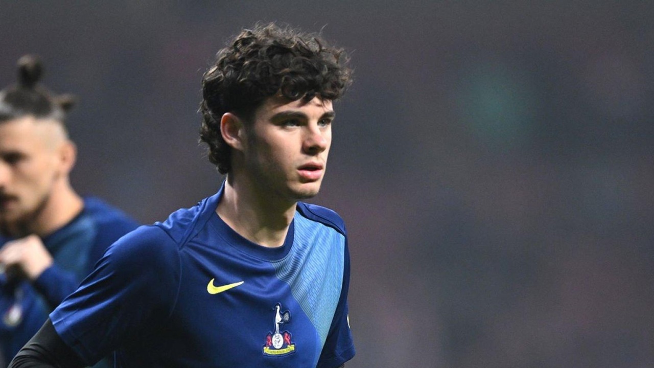 Tujuh Klub Terjun Dalam Perburuan Gelandang Sensasional Tottenham
