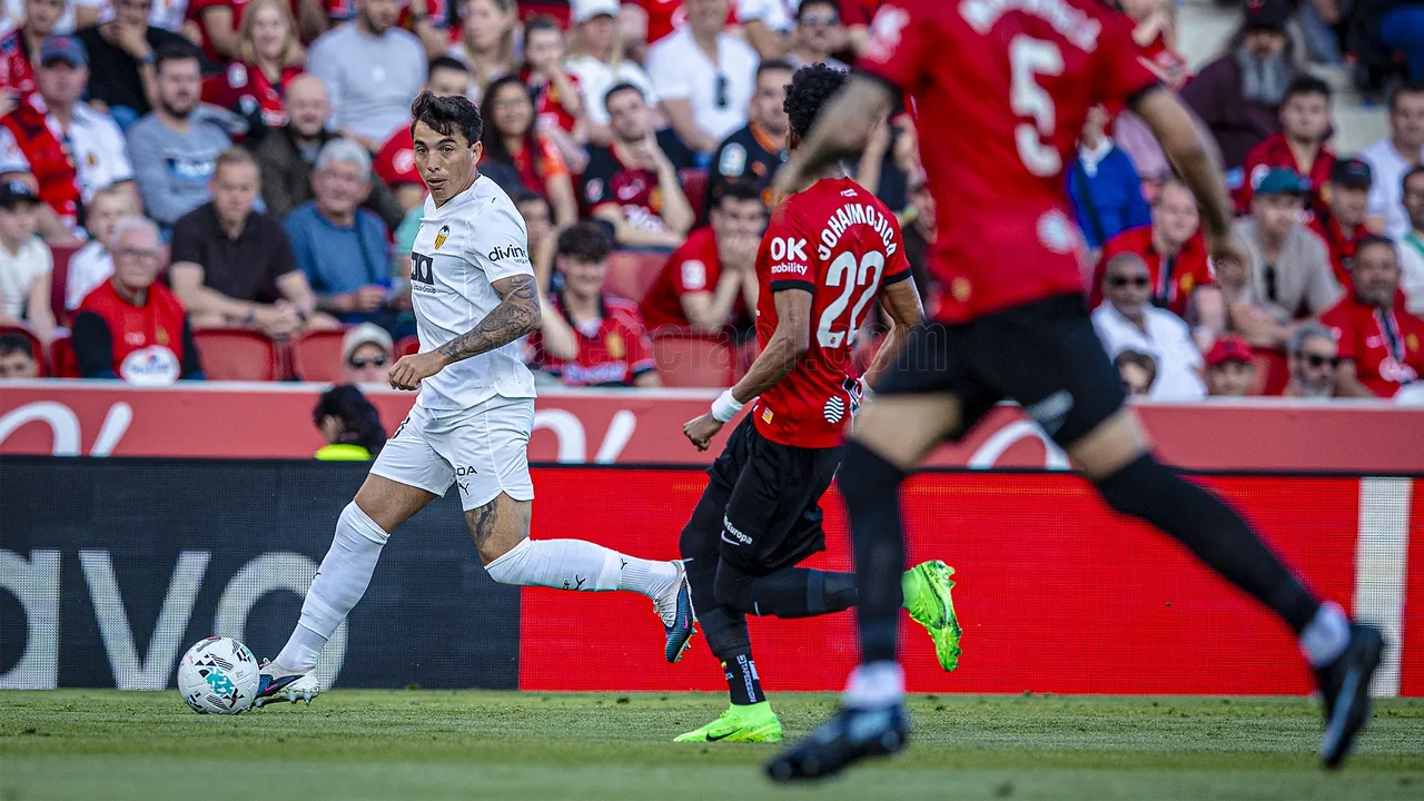 Valencia Gagal Menang di Markas Mallorca, Renzo Saravia Kecewa