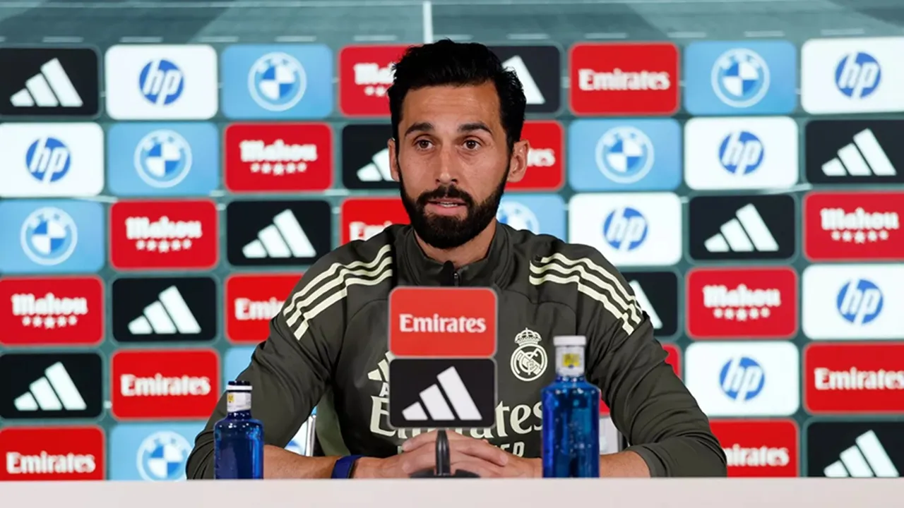 Alvaro Arbeloa Jelaskan Alasan Belum Menurunkan Carvajal
