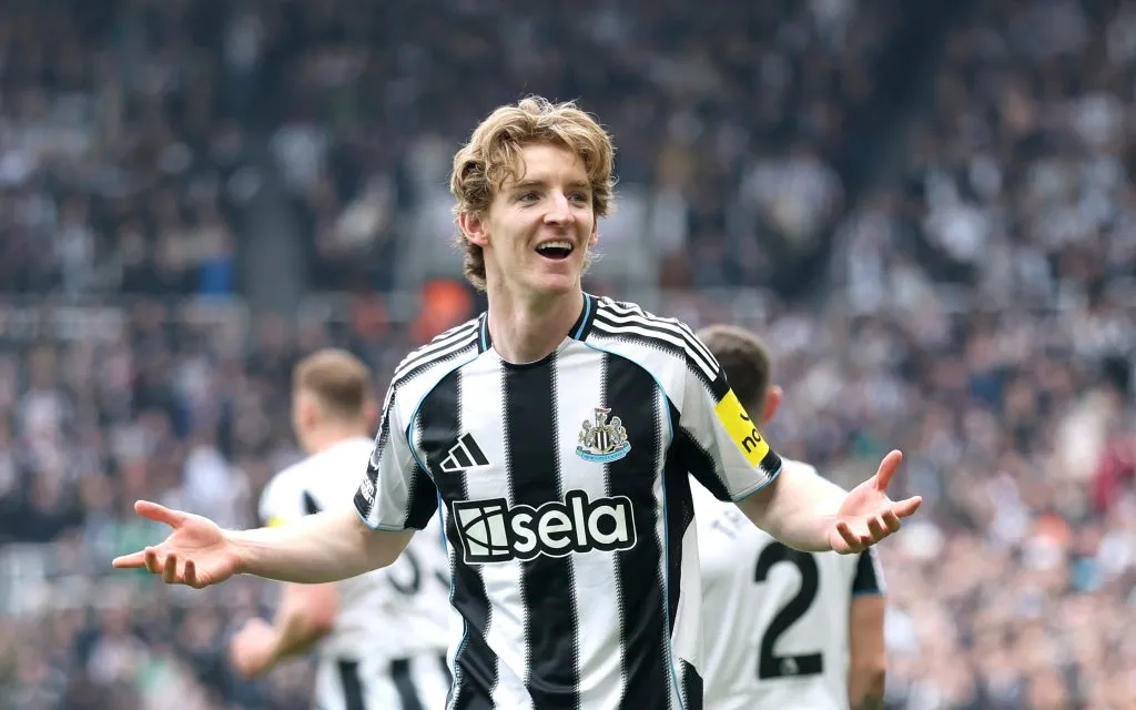 Bayern Munich Tertarik Pinjam Anthony Gordon dari Newcastle - sumber: (getfootballnewsgermany)