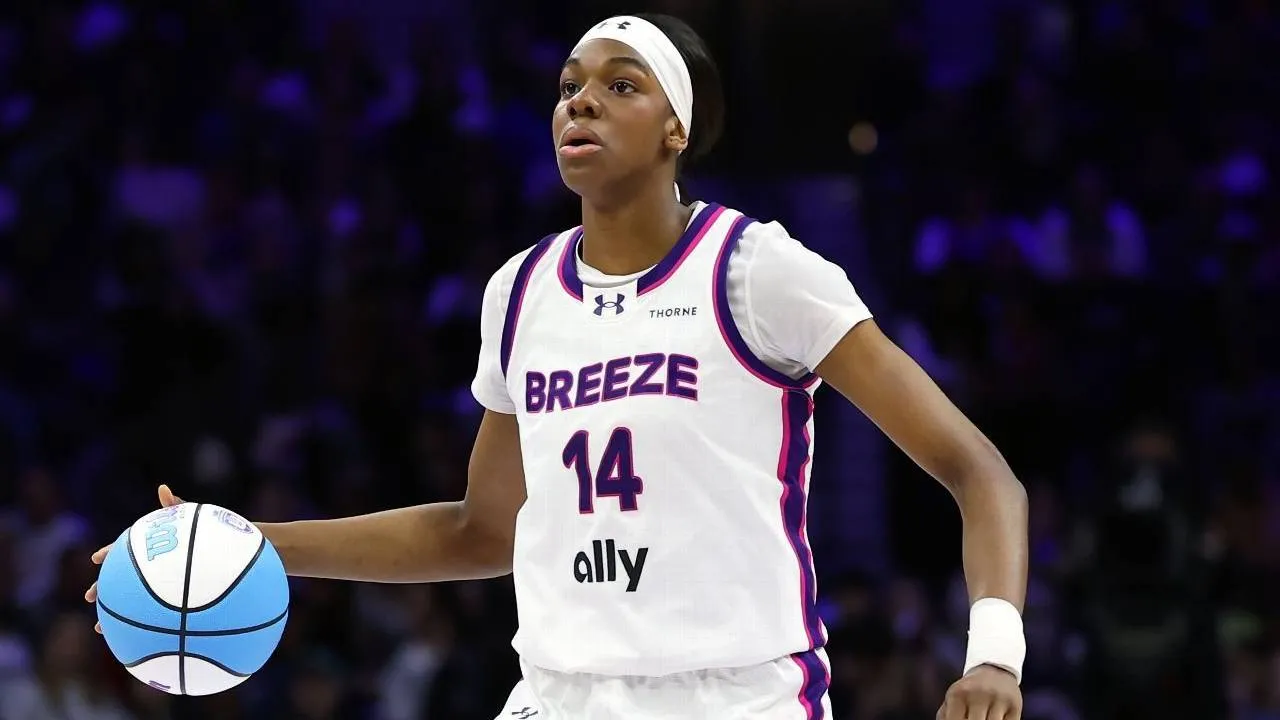 Dominique Malonga sempat tampil di liga 3 lawan 3, Unrivaled, yang berlangsung dari Januari hingga Maret di Miami. (Foto: AP)